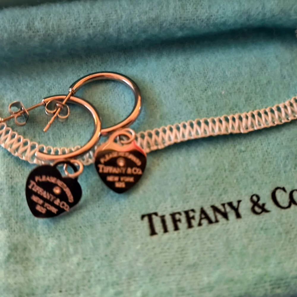 Silver Heart Earrings New! - Picture 2 of 2